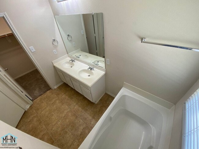 Building Photo - Inviting, Bright, Fresh, and Ready to Welc...