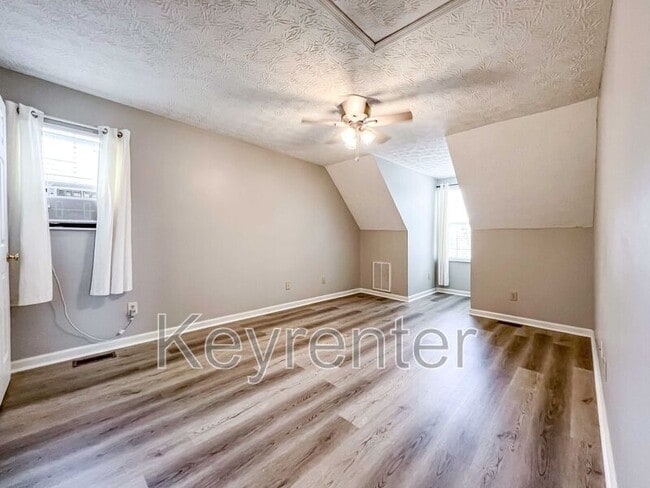 Building Photo - 6018 Waterbury Ln