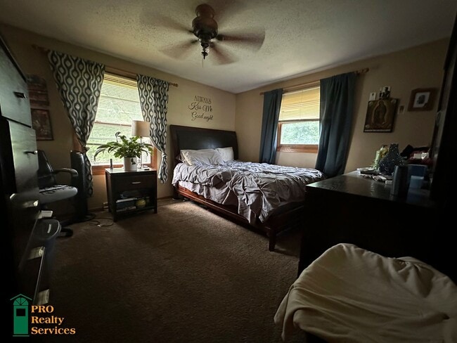 Building Photo - 3 Bedroom Home
