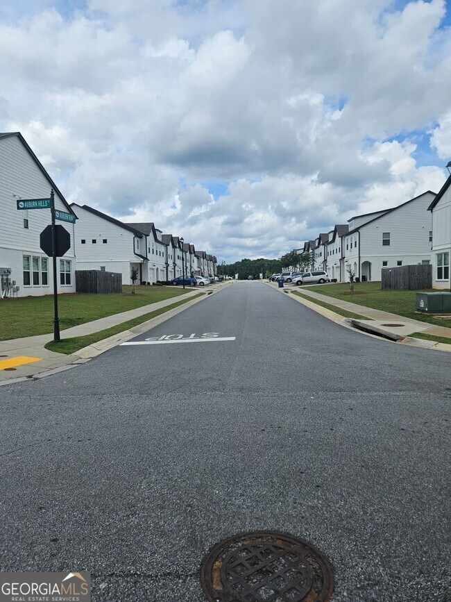 Building Photo - 56 Auburn Hls Dr