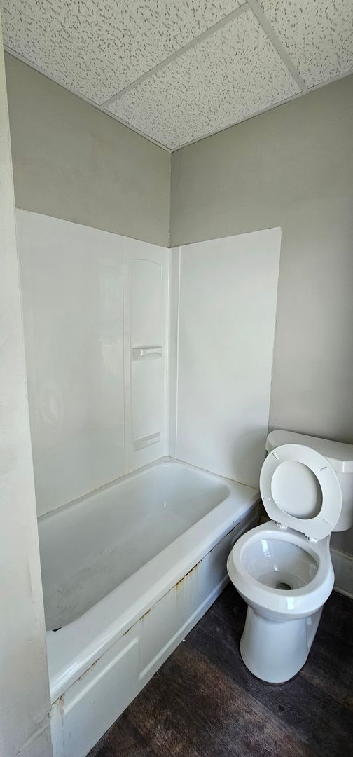 Building Photo - 258 W Third St