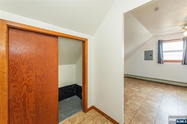 Building Photo - 343 Brinkerhoff Ave