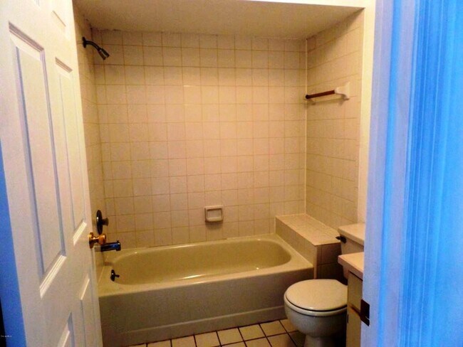 Building Photo - 219 Olmstead Dr