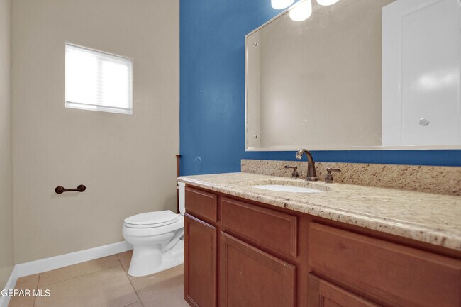 Building Photo - 5648 Valley Oak Dr