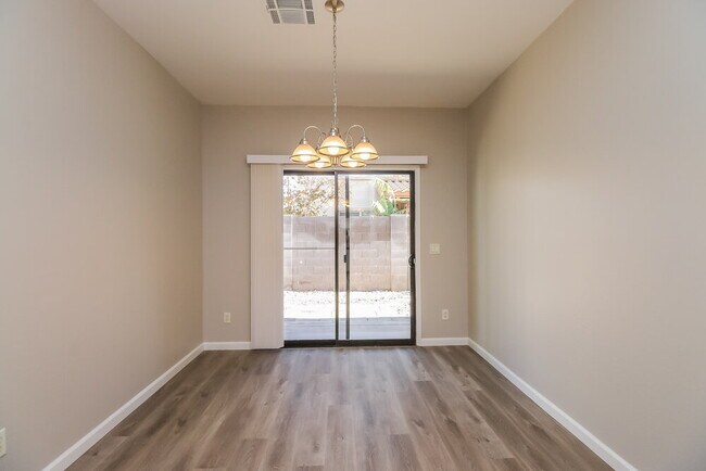 Building Photo - 2593 S Powell Rd