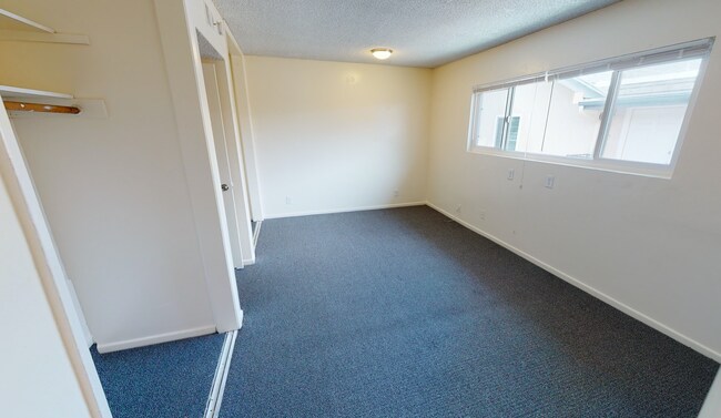 Building Photo - 6525 Del Playa Dr
