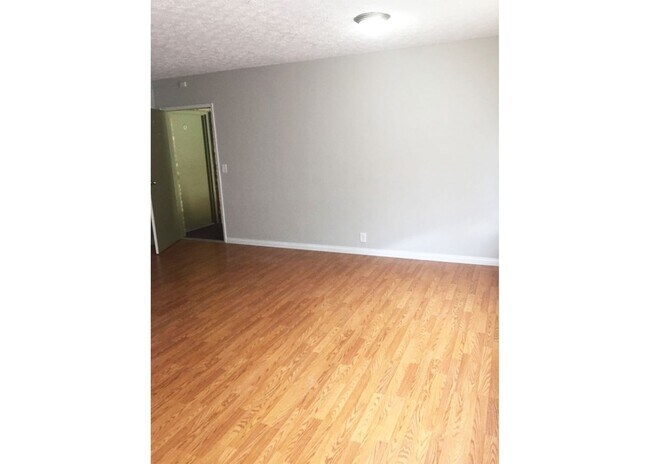 Building Photo - 563 Lowell Ave