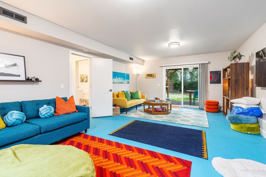 Building Photo - 2404 SW 104th St