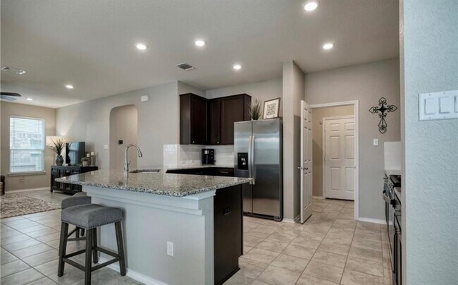 Building Photo - 109 Muenster Dr