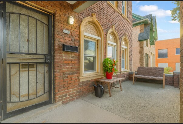 Building Photo - 3353 Fullerton Ave