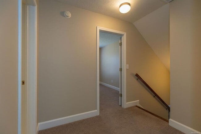Building Photo - 510 Jasmine Trail