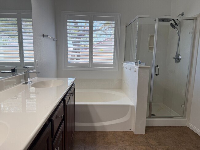 Building Photo - 3bd/bath Single Family Home!