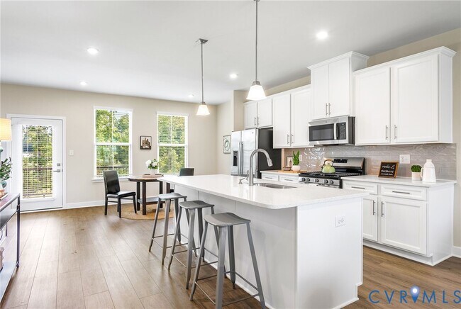 Building Photo - 1255 Lazy River Rd