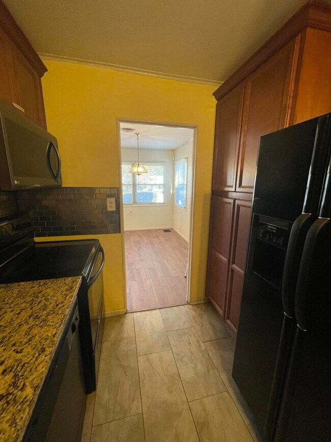 Building Photo - 3425 Trolley Line Rd