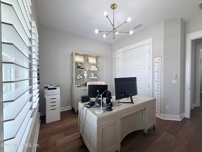 Building Photo - 161 Paradise Valley Dr