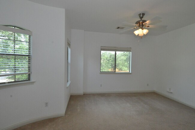 Building Photo - Beautiful Spacious Home FOR LEASE!