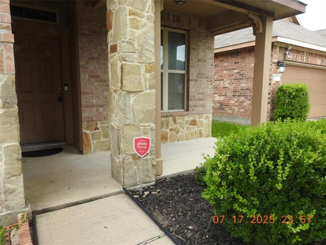 Building Photo - 3667 Raintree Village Dr
