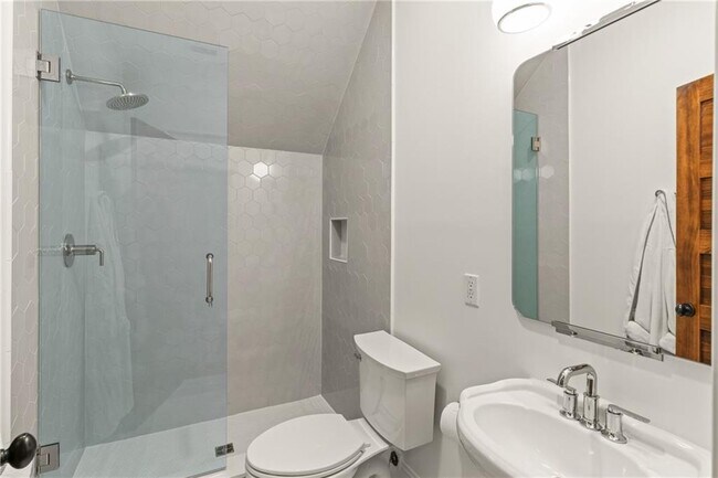 Building Photo - 50 Frederica Oaks Ln