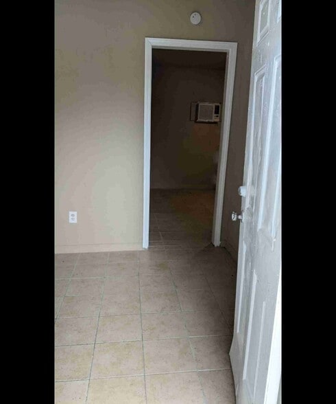 Building Photo - 2035 Arts St