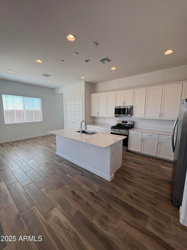 Building Photo - 23139 E Lords Wy