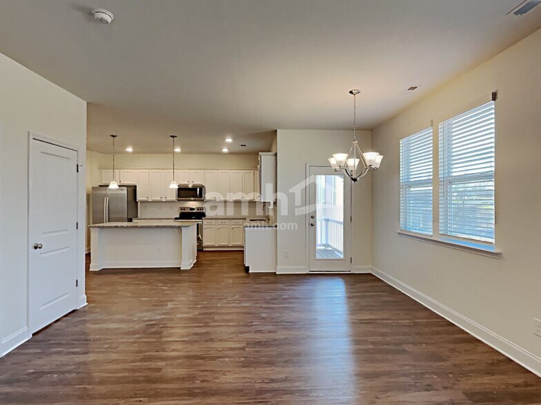 Building Photo - 2129 Laurel Vlg Cir