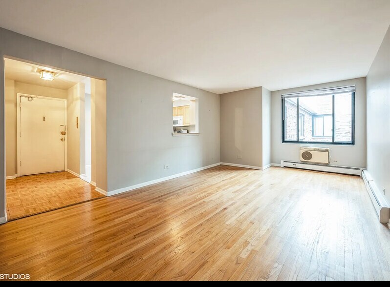 Building Photo - 2336 N Commonwealth Ave