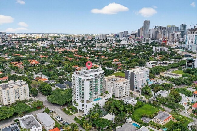 Building Photo - 2021 SW 3rd Ave