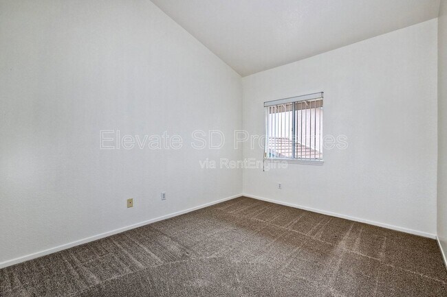 Building Photo - 9430 Winter Gdns Blvd