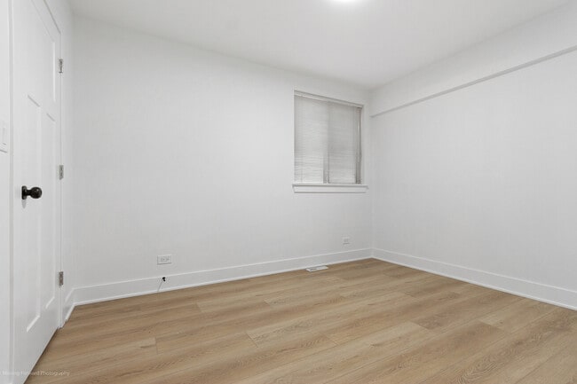 Building Photo - 372 Windsong Ct