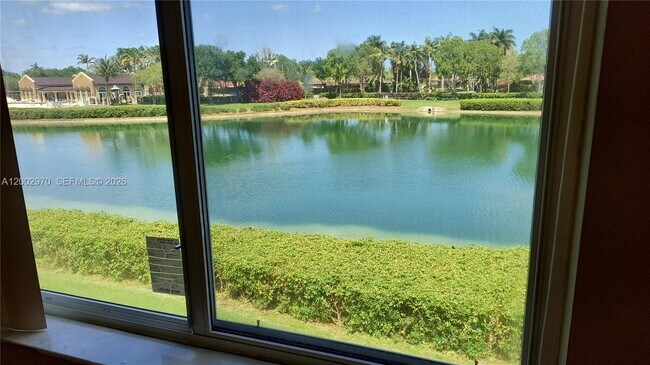 Building Photo - 985 NE 34th Ave