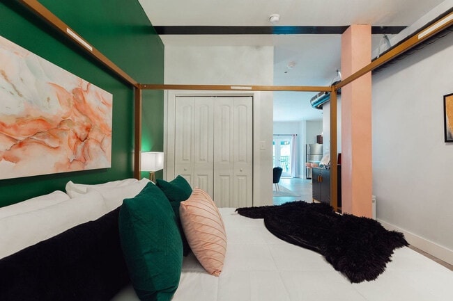 Building Photo - 202 E Main St