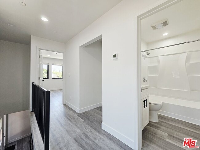 Building Photo - 4110 1/2 Normandie Ave
