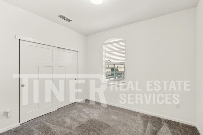 Building Photo - 1580 Parkside Way