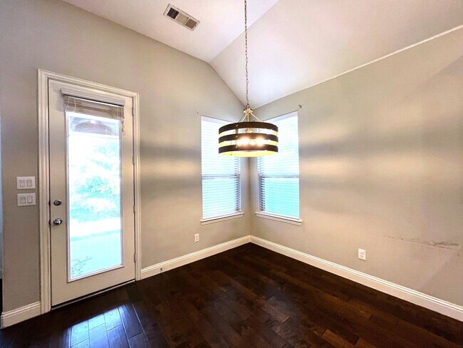 Building Photo - 3 Bedroom in Union Park