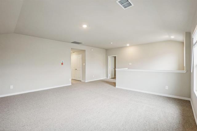 Building Photo - 4001 Medina Dr