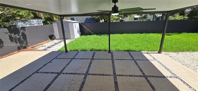 Building Photo - 2731 SW 29th Ave