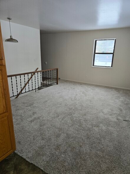 Building Photo - 3520 Oak Tree Dr