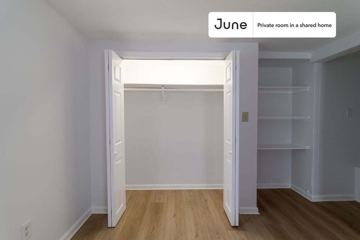 Building Photo - Room in Shared 4 bed/4 bath home