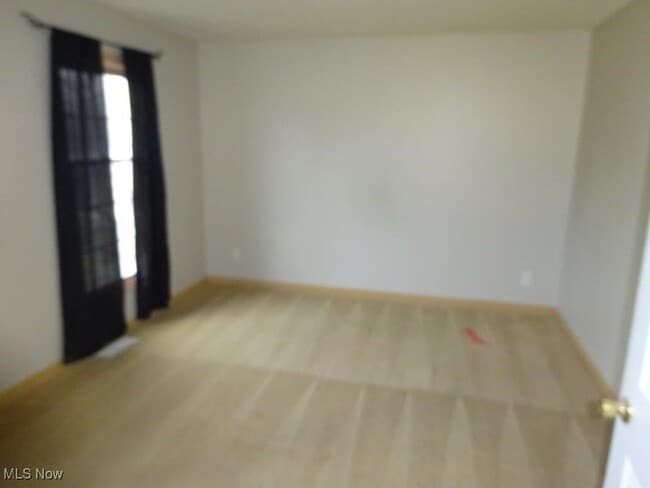 Building Photo - 1050 Mazepa Trail
