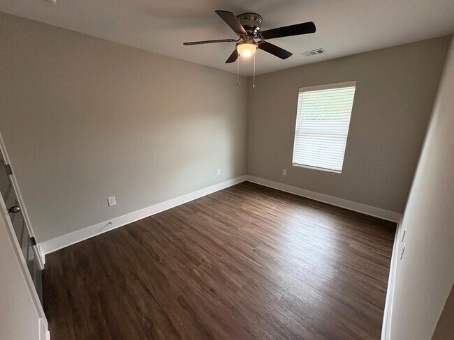 Building Photo - 184 Johnson Dr Ext