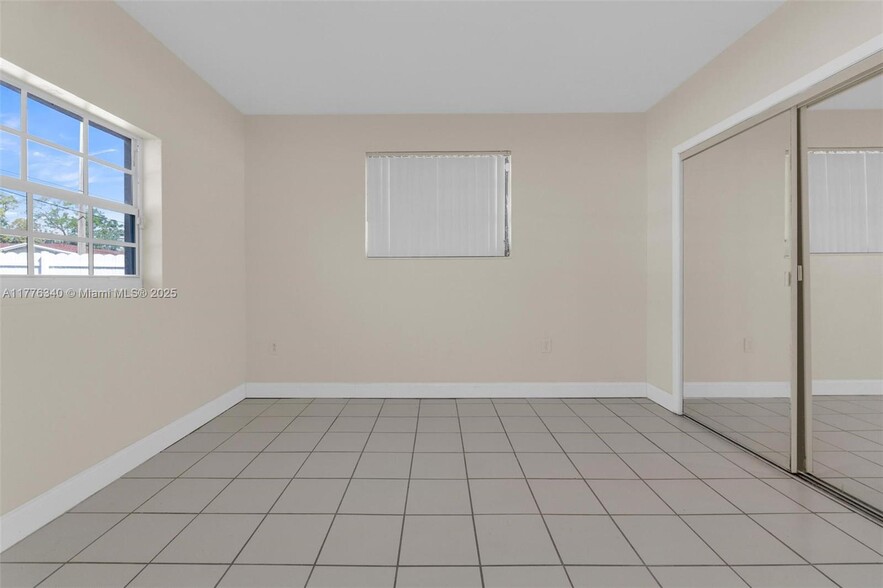 Building Photo - 16230 SW 106th Ave