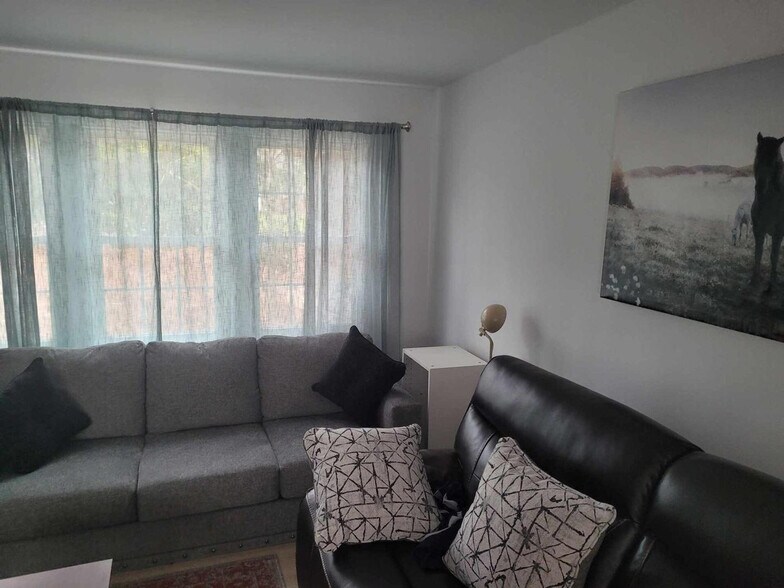 Primary Photo - 967 Lacon Dr