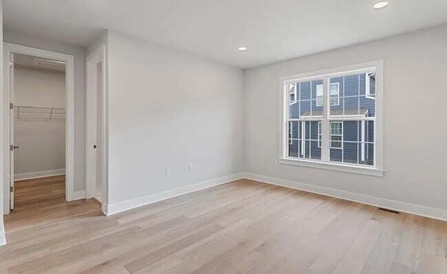 Building Photo - 405 Cranford Way