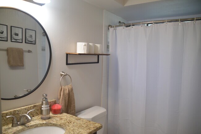 Building Photo - 615 Anhinga Rd