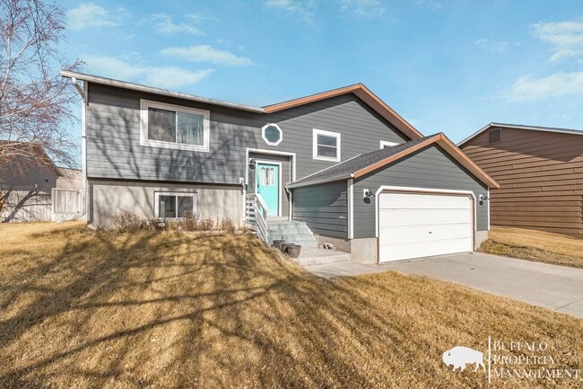 Building Photo - Spacious 6-Bedroom Home with Garden Oasis in Idaho Falls