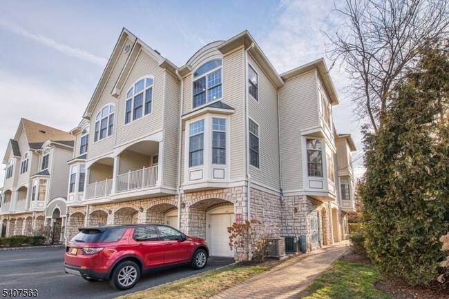 Building Photo - 115 Kensington Ln