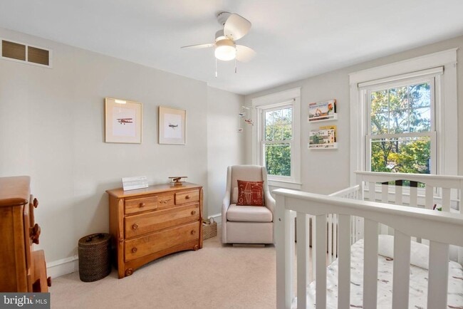 Building Photo - 404 S Jackson St