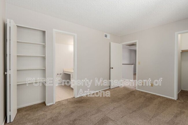 Building Photo - 700 W University Dr
