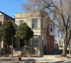 Building Photo - 856 N Lawndale Ave