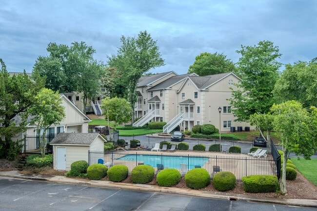Building Photo - ***HALF OFF 1st Months Rent If Leased by 8/1/2026*** Fully Furnished 2BR/2.5BA Townhome Near UGA ...